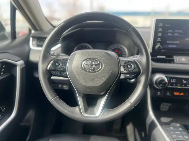 2019 Toyota RAV4 XLE AWD | Remote Start | Reverse Camera - Photo 11