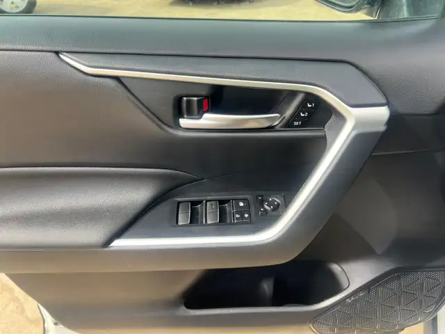 2019 Toyota RAV4 XLE AWD | Remote Start | Reverse Camera - Photo 16