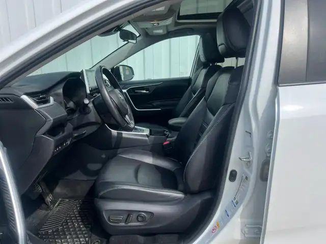 2019 Toyota RAV4 XLE AWD | Remote Start | Reverse Camera - Photo 17