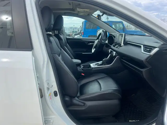 2019 Toyota RAV4 XLE AWD | Remote Start | Reverse Camera - Photo 26