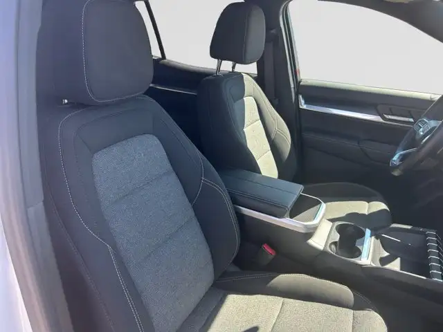 2025 GMC Terrain AWD Elevation - Photo 11