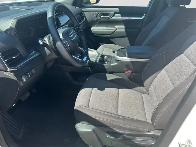 2025 GMC Terrain AWD Elevation - Photo 13