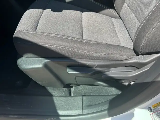 2025 GMC Terrain AWD Elevation - Photo 14