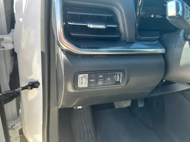 2025 GMC Terrain AWD Elevation - Photo 15
