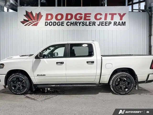 2026 Ram 1500 Black Express | Bucket Seats | Crew Cab 5'7 Box - Photo 2