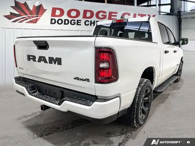 2026 Ram 1500 Black Express | Bucket Seats | Crew Cab 5'7 Box - Photo 5