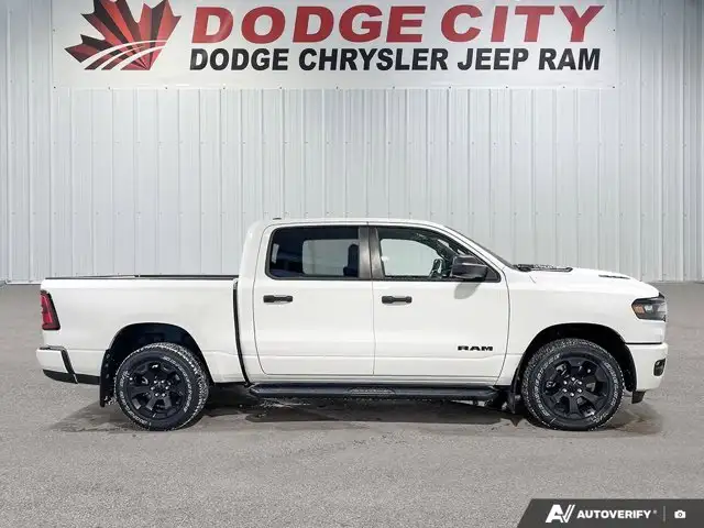 2026 Ram 1500 Black Express | Bucket Seats | Crew Cab 5'7 Box - Photo 6