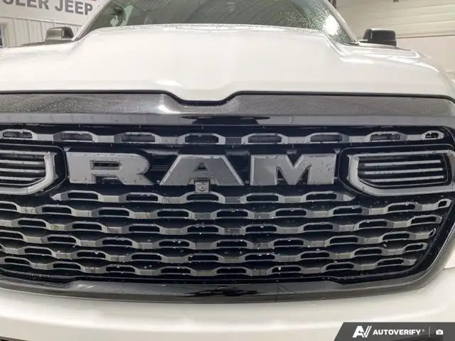 2026 Ram 1500 Black Express | Bucket Seats | Crew Cab 5'7 Box - Photo 12