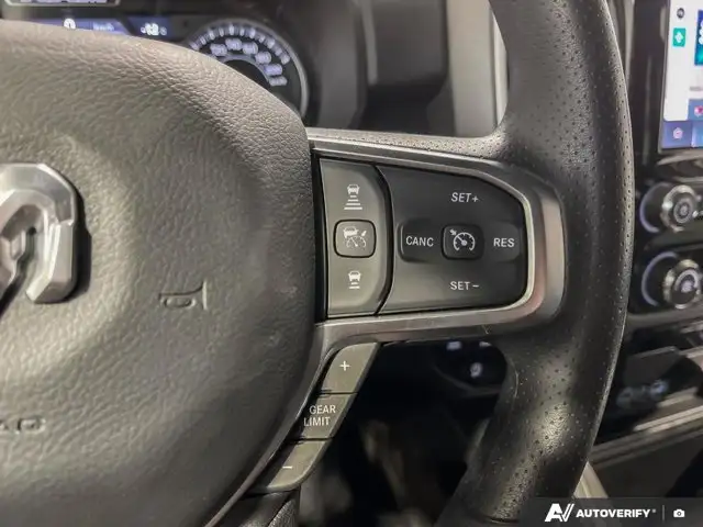 2026 Ram 1500 Black Express | Bucket Seats | Crew Cab 5'7 Box - Photo 17