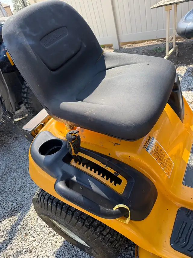 2009 cub cadet - Photo 4