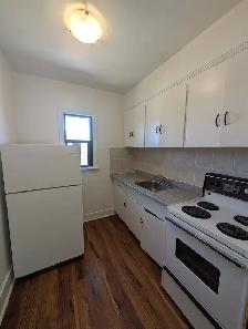 1 Bedroom Apt available at 2532 Lakeshore Blvd W, Etobicoke! - Photo 2
