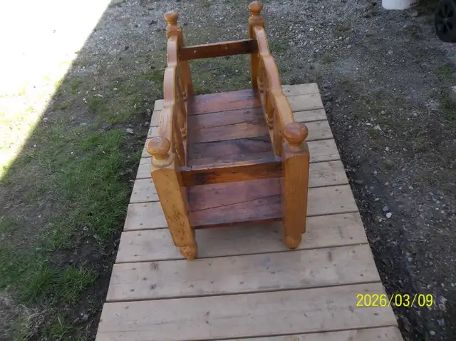 Child's small bed Solid Wood Well made Heavy $80.00 - Photo 3