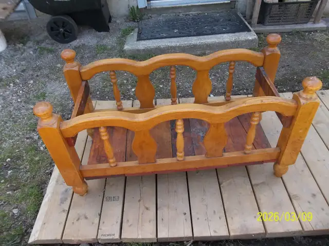 Child's small bed Solid Wood Well made Heavy $80.00 - Photo 4