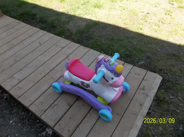 Child's ride on pony like new Talks $30.00 - Photo 2