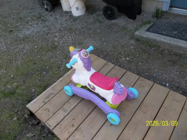 Child's ride on pony like new Talks $30.00 - Photo 4