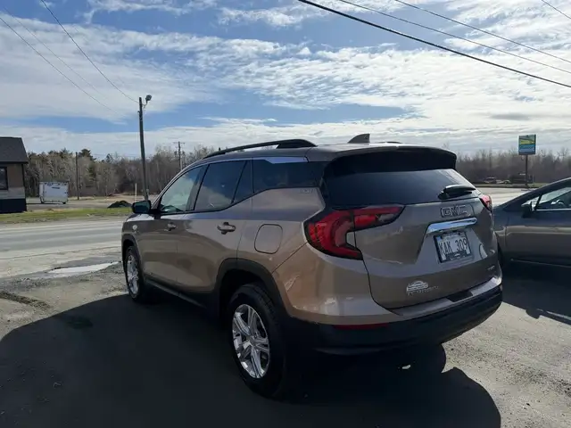 2018 GMC Terrain AWD! SLE! CLEAN CARFAX! NEW TIRES! - Photo 7
