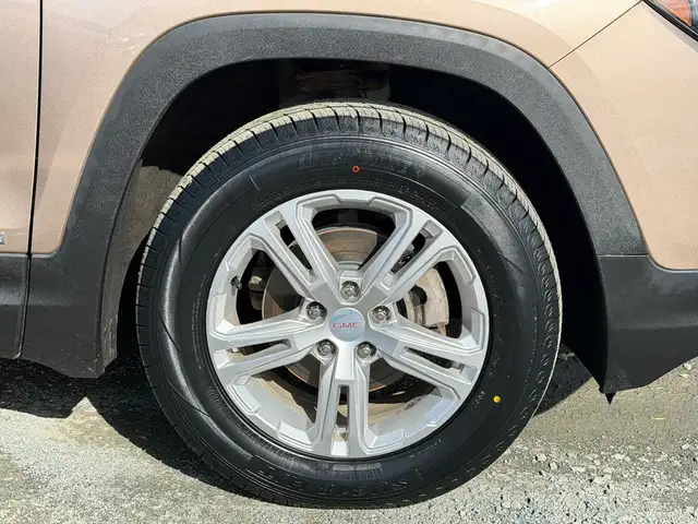 2018 GMC Terrain AWD! SLE! CLEAN CARFAX! NEW TIRES! - Photo 11