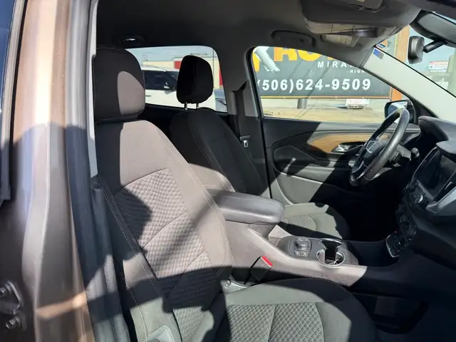 2018 GMC Terrain AWD! SLE! CLEAN CARFAX! NEW TIRES! - Photo 13