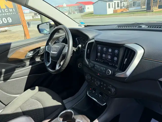2018 GMC Terrain AWD! SLE! CLEAN CARFAX! NEW TIRES! - Photo 14