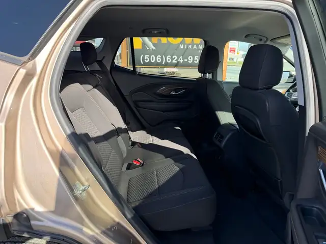 2018 GMC Terrain AWD! SLE! CLEAN CARFAX! NEW TIRES! - Photo 16