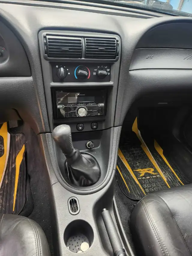 Ford Mustang 2002 - Photo 9