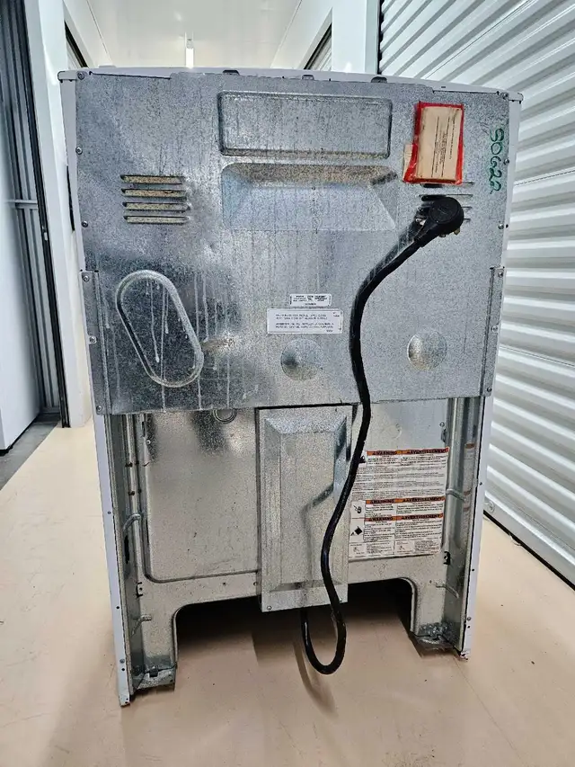 Inglis Electric Range - Will Deliver - Photo 7