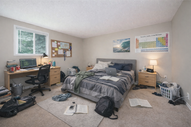 Three Rooms Available in A Very Student Home! All Inclusive! - Photo 2