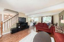 Three Rooms Available in A Very Student Home! All Inclusive! - Photo 8