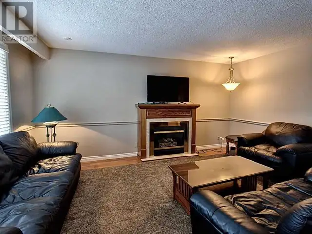 Furnished Bedroom Available Sept 1st. All Inclusive Rent! - Photo 7