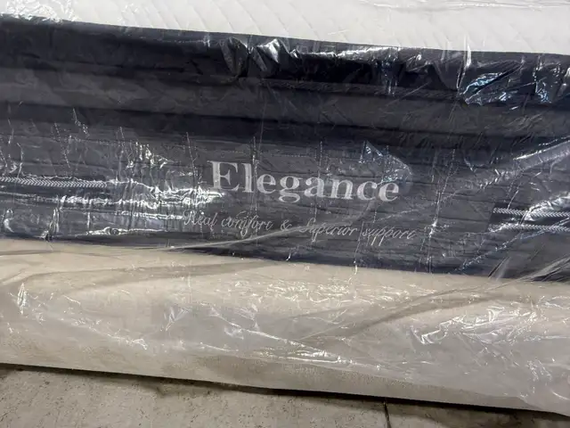 Double sized adjustable bed with firm mattress - Photo 4