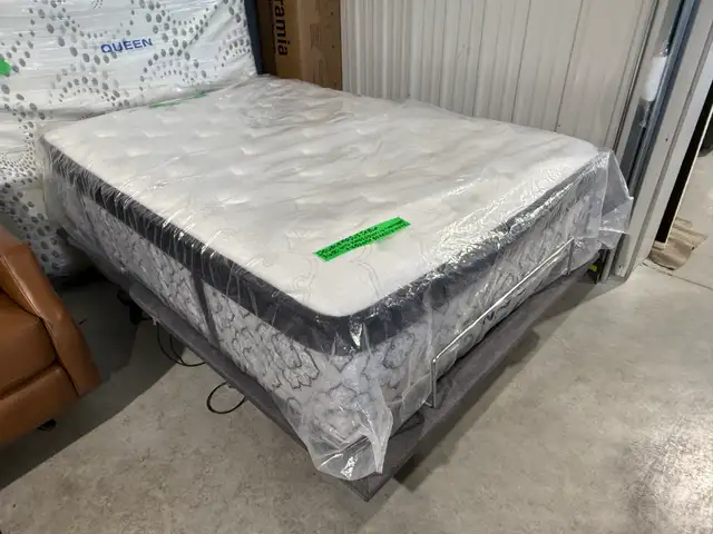 Double sized adjustable bed with firm mattress - Photo 5