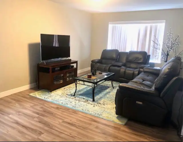 3 BEDROOM HOME | DOUBLE GARAGE | LARGE FENCED YARD | FAMILY AREA - Photo 3