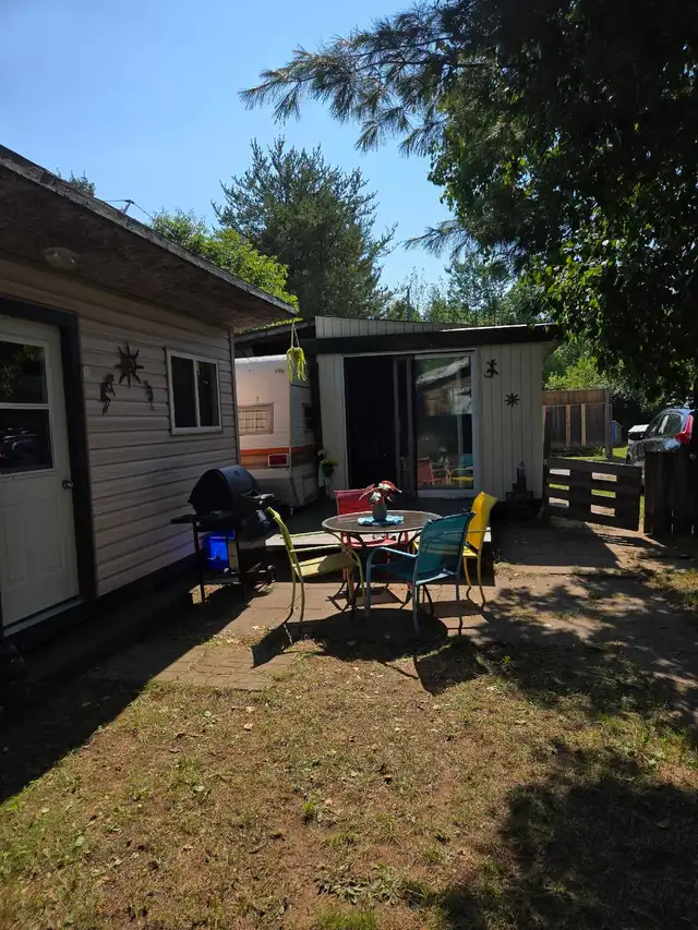 trailer with addition and sleep camps - Photo 2