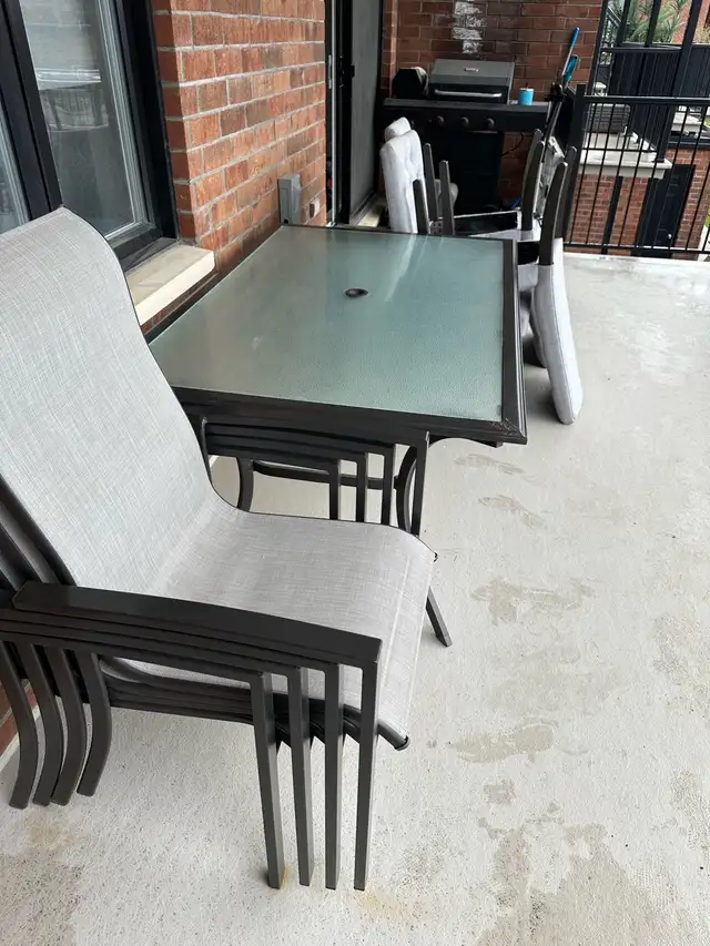 outdoor table - Photo 2