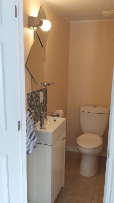 Two level two bedroom apartment. Simple yet stylish. - Photo 5