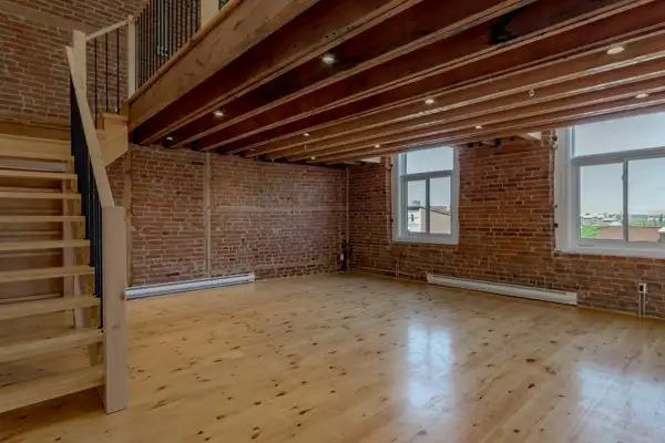 Beautiful Loft Style Downtown Apartment For Rent