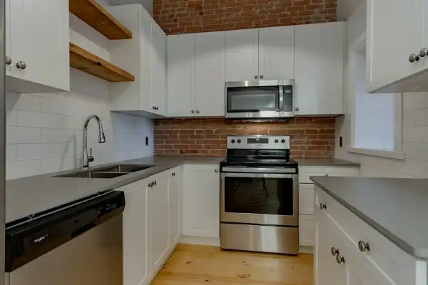 Beautiful Loft Style Downtown Apartment For Rent - Photo 3