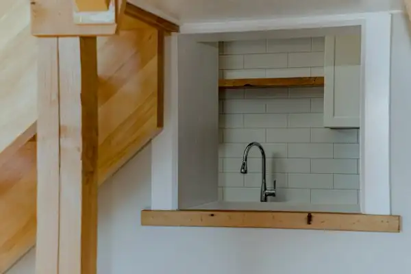 Beautiful Loft Style Downtown Apartment For Rent - Photo 4