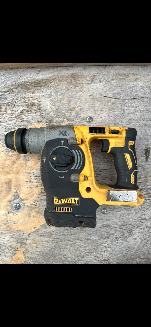 DEWALT 20V MAX XR Cordless 1-inch SDS Hammer Drill