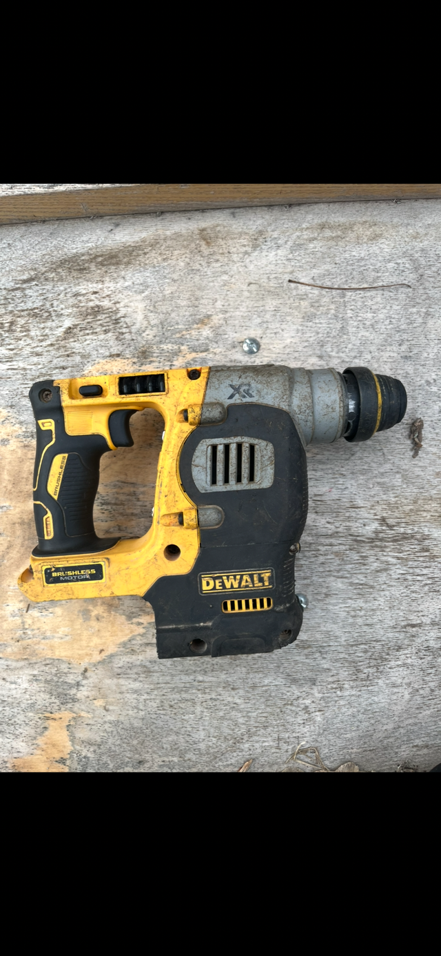 DEWALT 20V MAX XR Cordless 1-inch SDS Hammer Drill - Photo 2