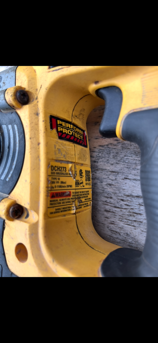 DEWALT 20V MAX XR Cordless 1-inch SDS Hammer Drill - Photo 3