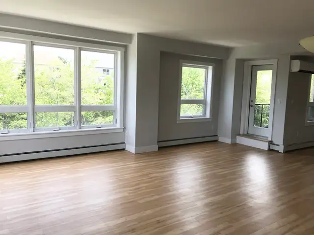 3 Bedroom Corner Unit   2 Bathroom - Available June 1st - Photo 2