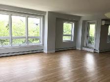 3 Bedroom Corner Unit   2 Bathroom - Available June 1st - Photo 2
