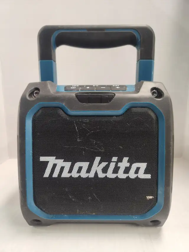 MAKITA 18V LXT/12Vmax CXT Lithium-Ion Jobsite radio w/BT