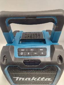 MAKITA 18V LXT/12Vmax CXT Lithium-Ion Jobsite radio w/BT - Photo 2