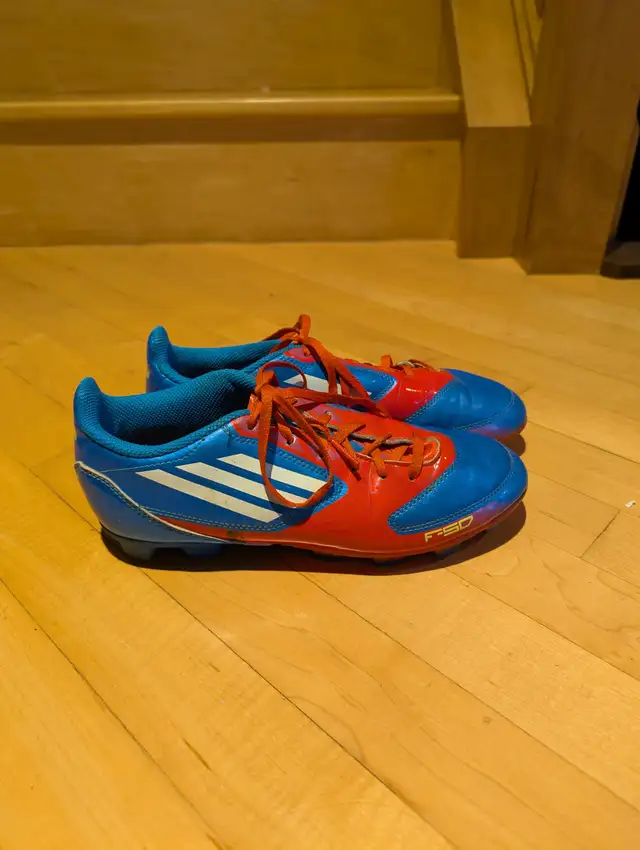 Like New Size 5½ Adidas F-50 Shoes With Cleats - Photo 2