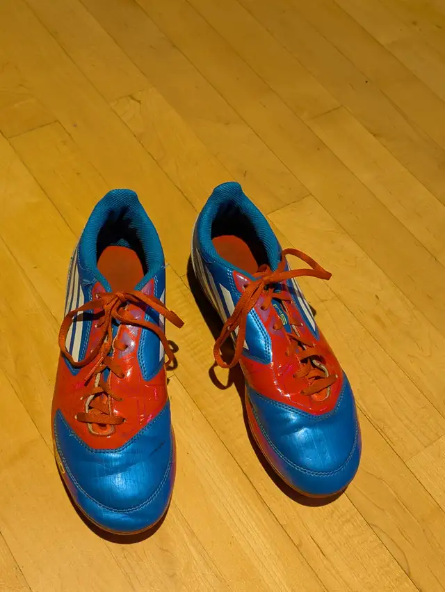 Like New Size 5½ Adidas F-50 Shoes With Cleats - Photo 3