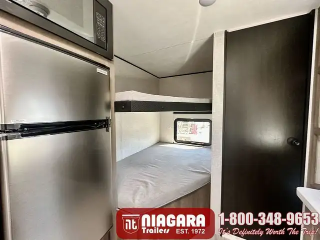 2025 STARCRAFT AR/ONE 231BH Travel Trailer - Photo 18