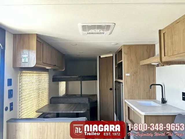 2024 FOREST RIVER CHEROKEE WOLF DEN 26EV Travel Trailer - Photo 5