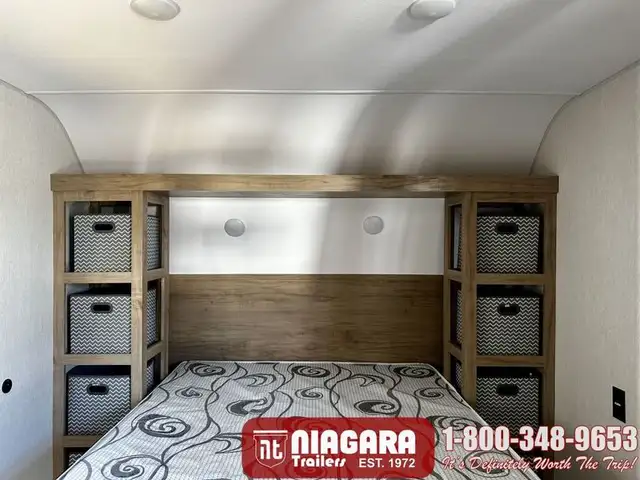 2024 FOREST RIVER CHEROKEE WOLF DEN 26EV Travel Trailer - Photo 8